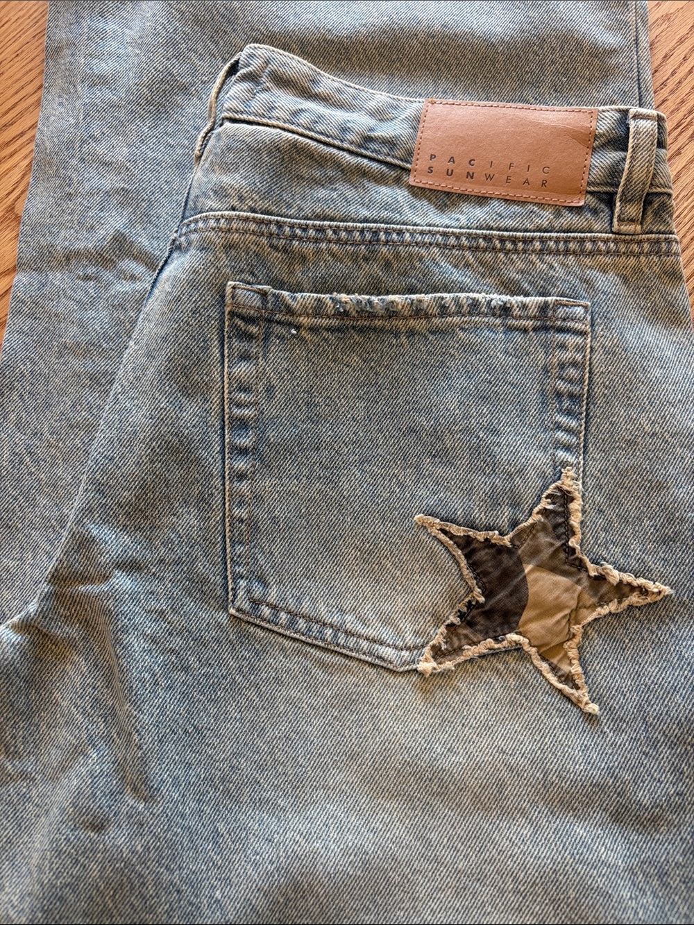 PacSun Light Blue High-Rise Jeans with Star Patch Accent